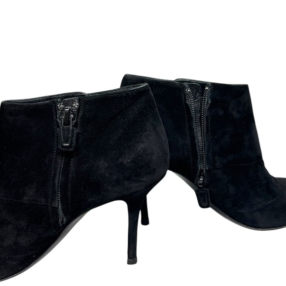 Roger Vivier - Women’s Suede Pointed Toe Bootie - Black, Size 36.5 IT, 6.5 US - Picture 14 of 16